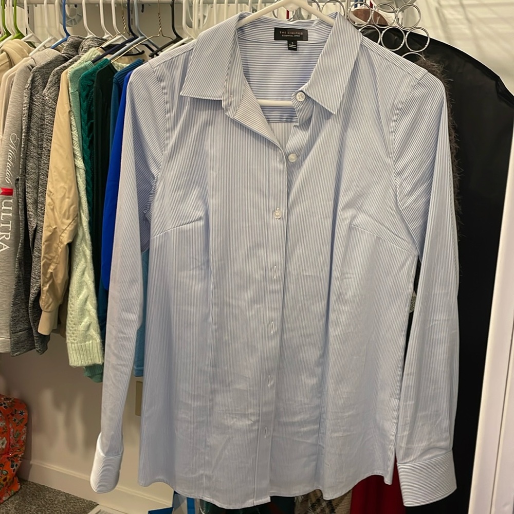 Women’s collared dress shirt